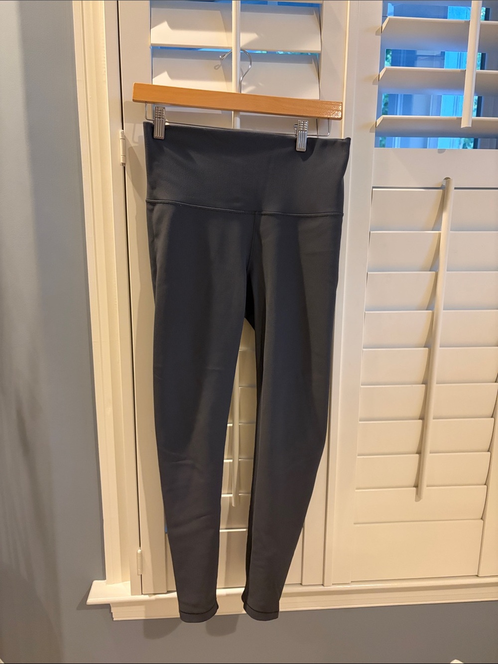 High-Waisted Women's Leggings — Charcoal